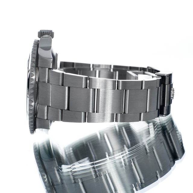 Rolex Submariner 116610 LN Image 2